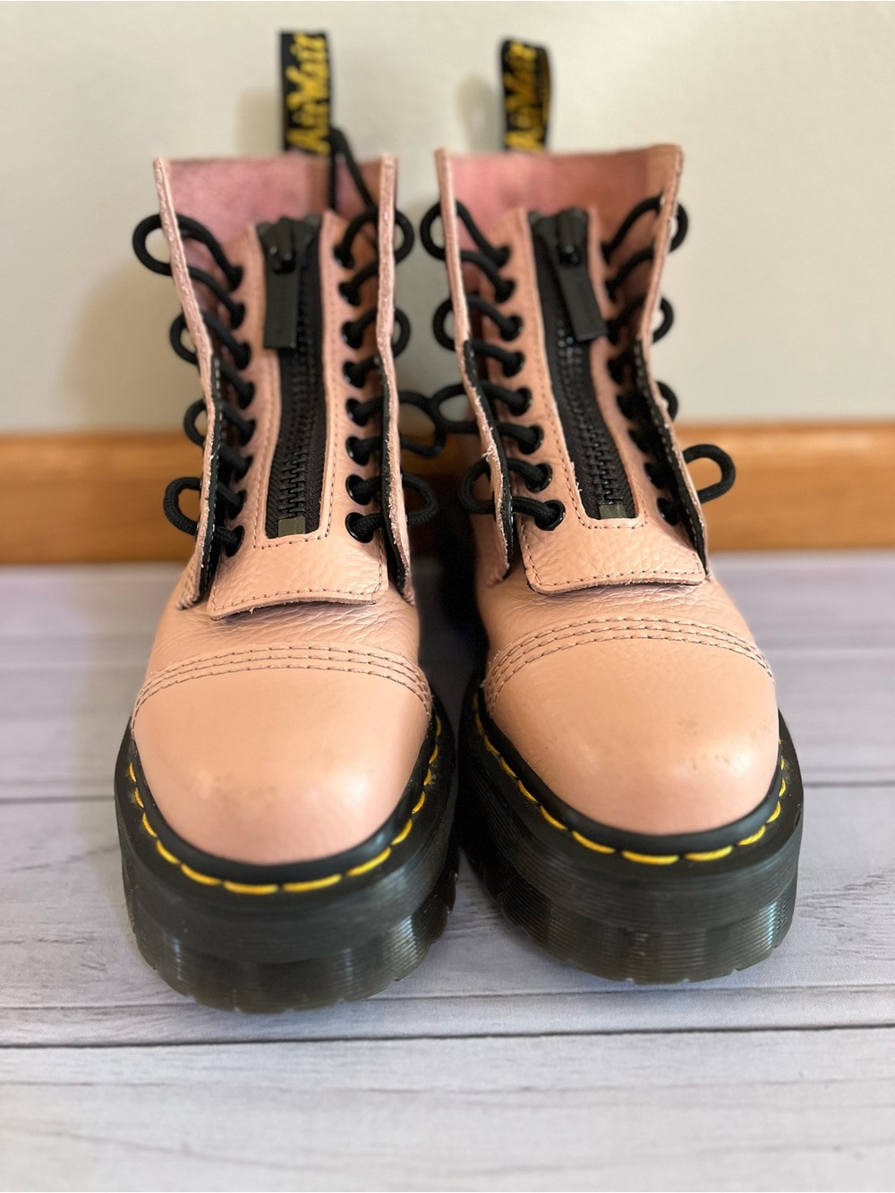 Women’s Dr. Martens Sinclair peach beige nappa & black chunky platform boots. 6 - Picture 2 of 16